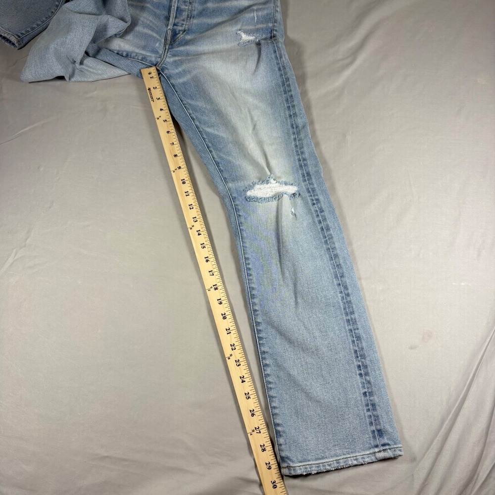 AE77 Premium Distressed Straight Leg Jeans Mens 30x32 Light Wash Button Fly - Picture 8 of 15